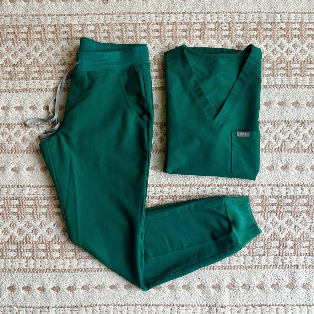 FIGS hunter green scrub set - S/R